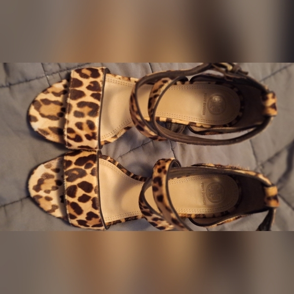 Tory Burch Shoes - Tory Burch Pony Hair Leopard Strappy Sandals Sz 10M 3in heel Summer Animal Prnt